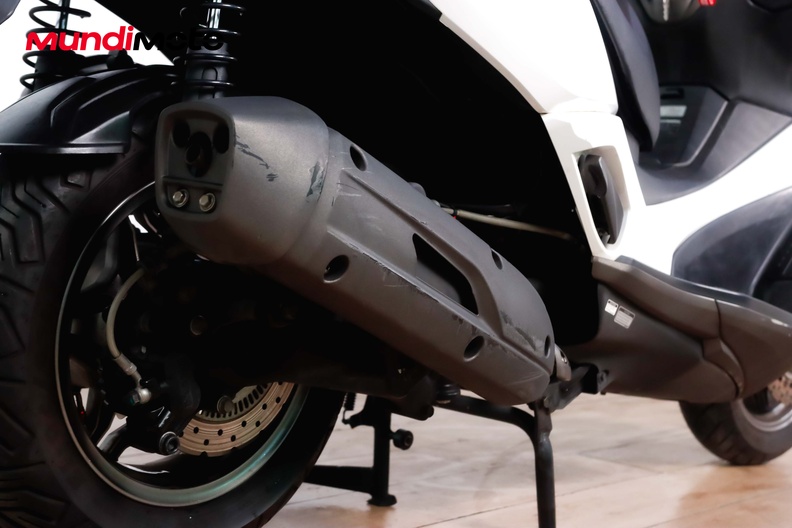 Motorbike image 3