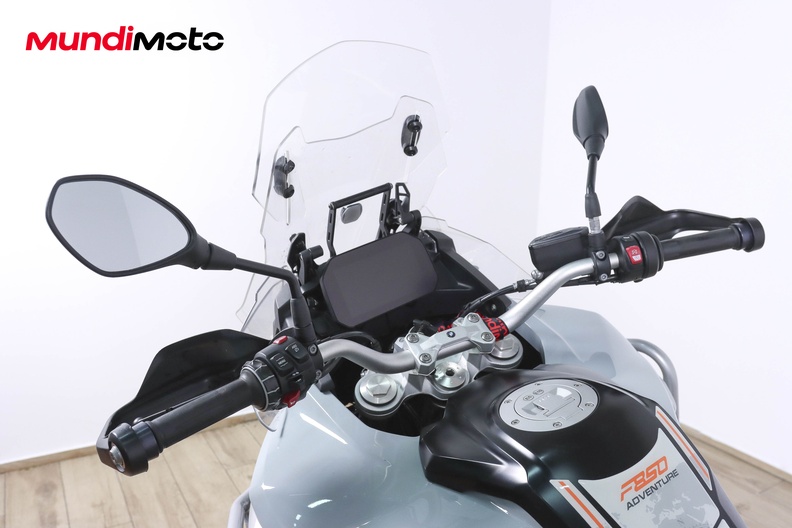 Motorbike image 10