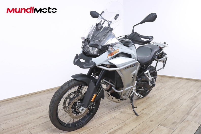 Motorbike image 7