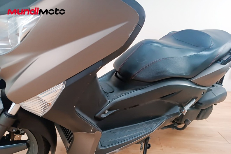 Motorbike image 9