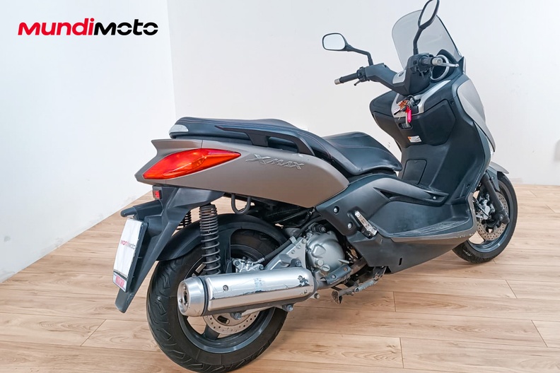 Motorbike image 2