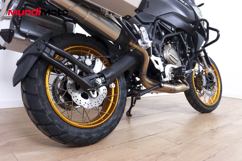 Motorbike image 3