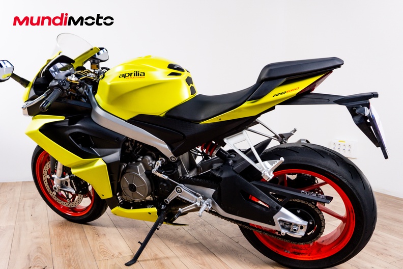 Motorbike image 7