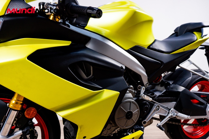 Motorbike image 9