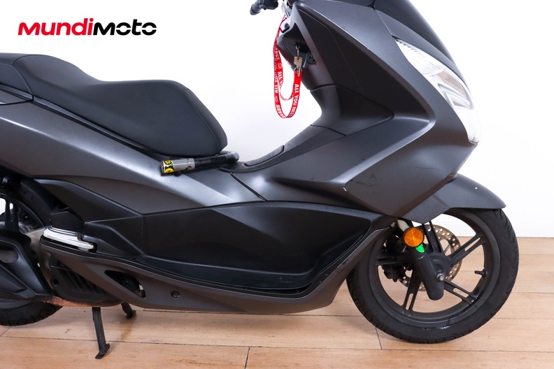 Motorbike image 13
