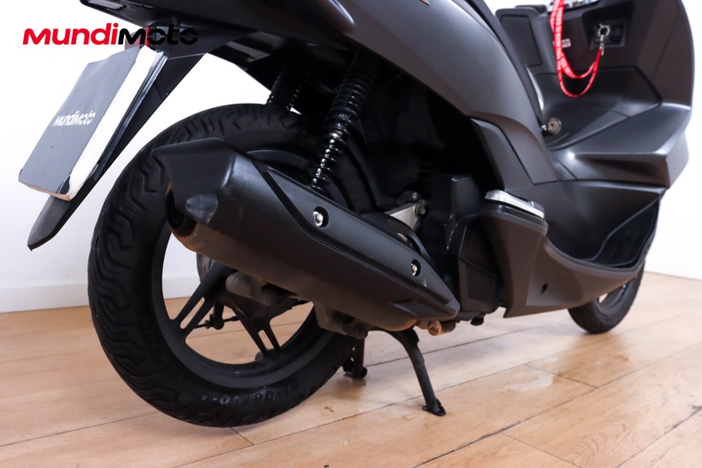 Motorbike image 3