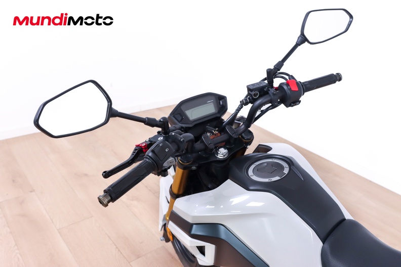 Motorbike image 10