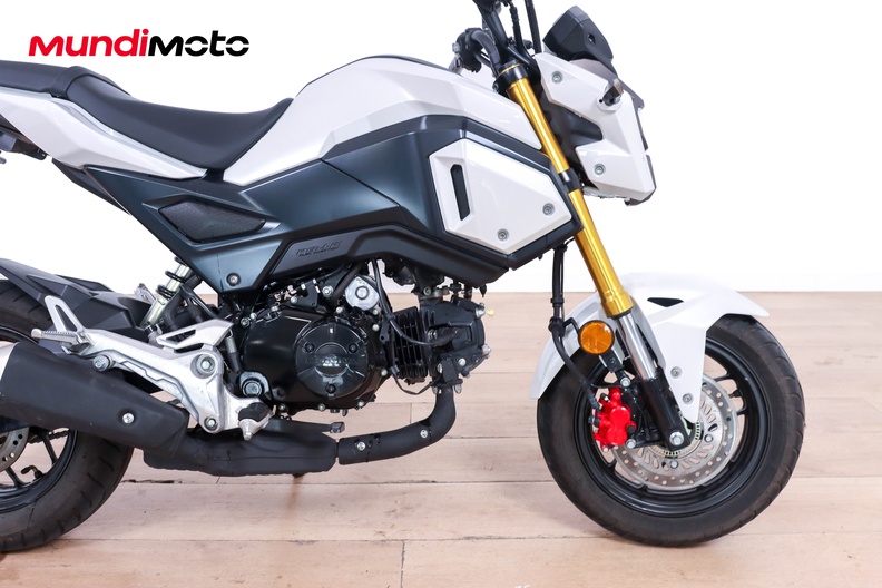 Motorbike image 12