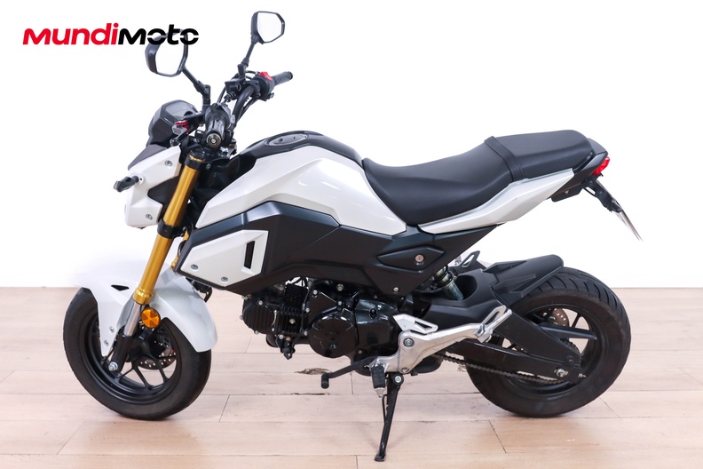 Motorbike image 5
