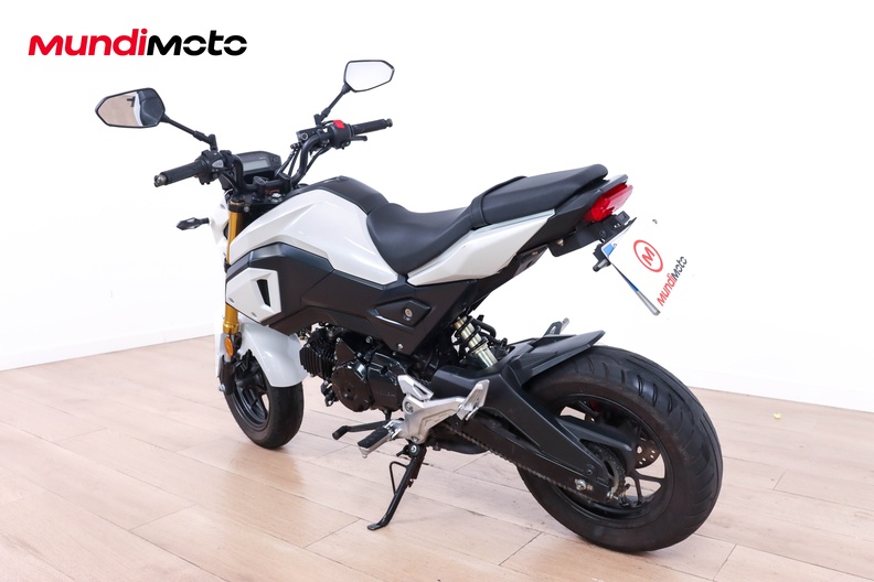 Motorbike image 7