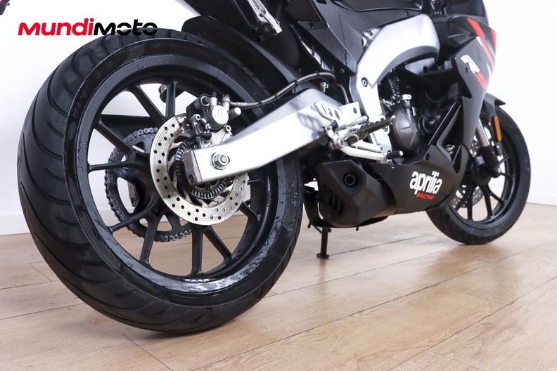Motorbike image 3