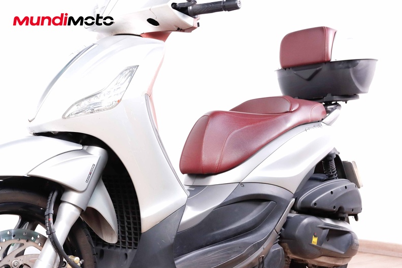 Motorbike image 9