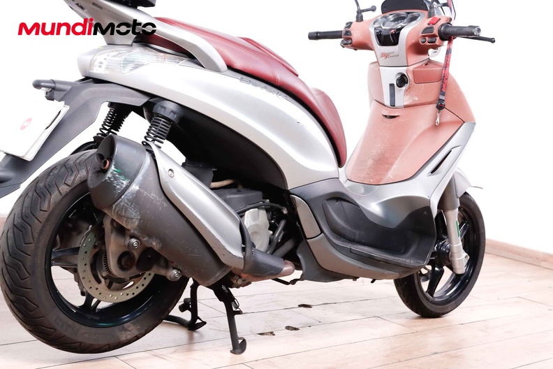 Motorbike image 3
