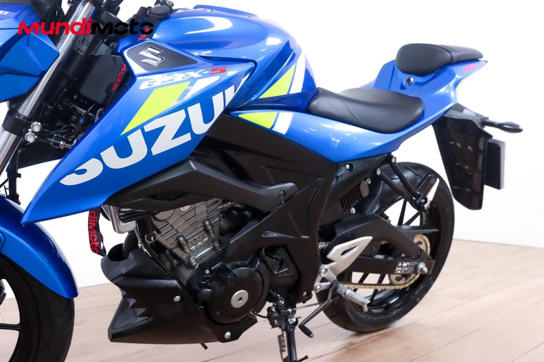 Motorbike image 8