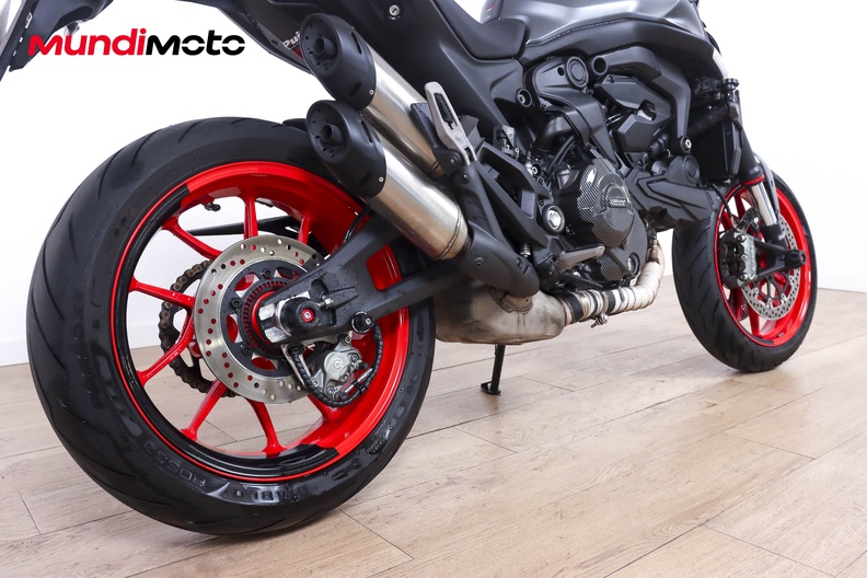 Motorbike image 3