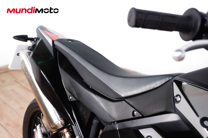 Motorbike image 12