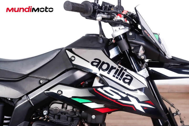 Motorbike image 13