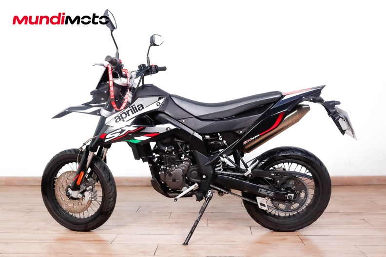 Motorbike image 5