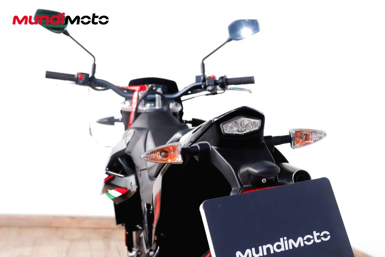 Motorbike image 9