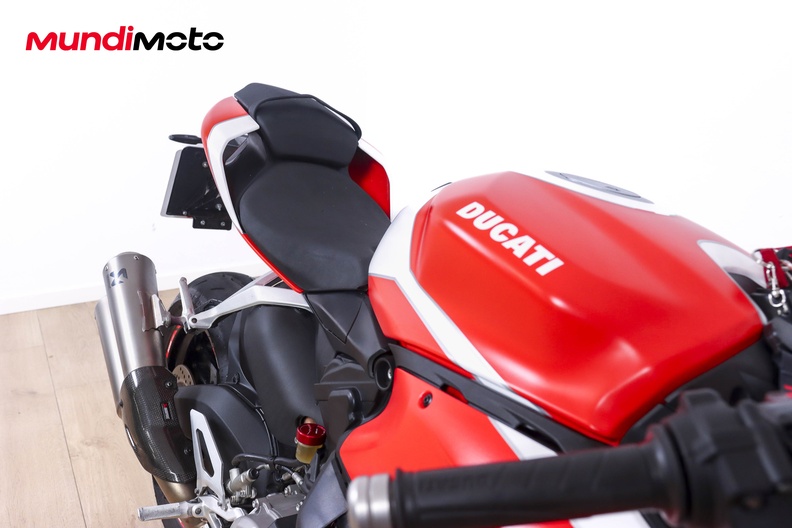 Motorbike image 12