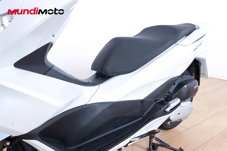 Motorbike image 8