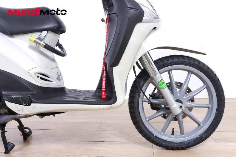 Motorbike image 13