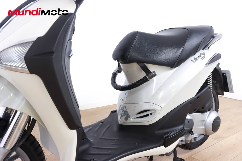Motorbike image 8