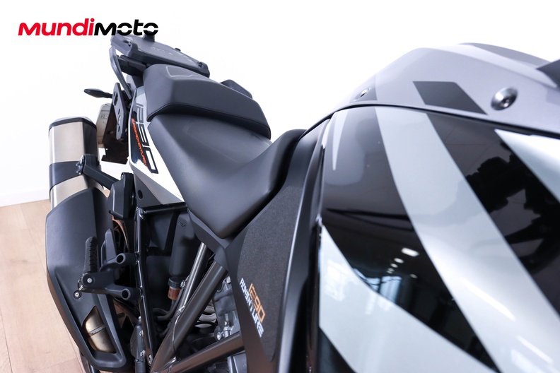 Motorbike image 12