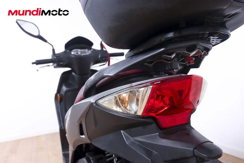 Motorbike image 9
