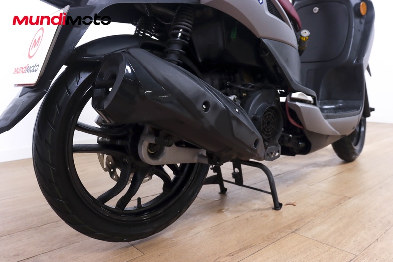 Motorbike image 3