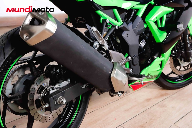 Motorbike image 3