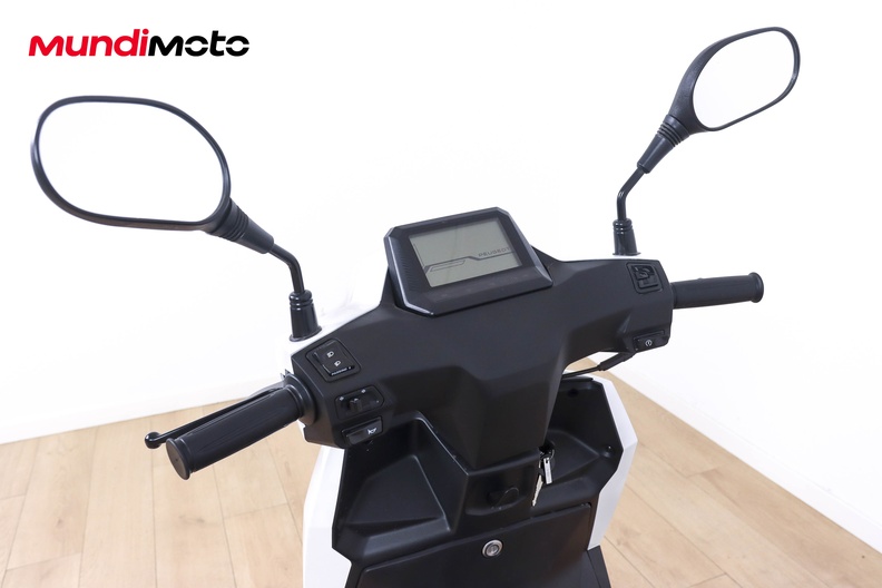Motorbike image 10