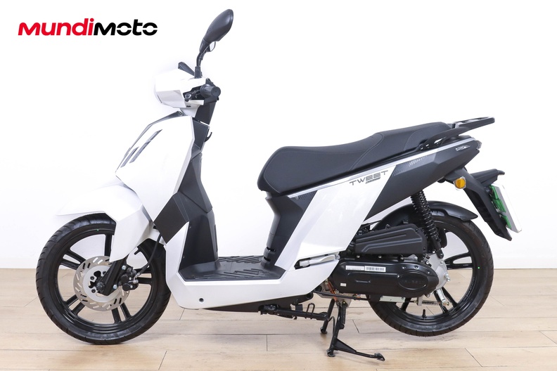 Motorbike image 5
