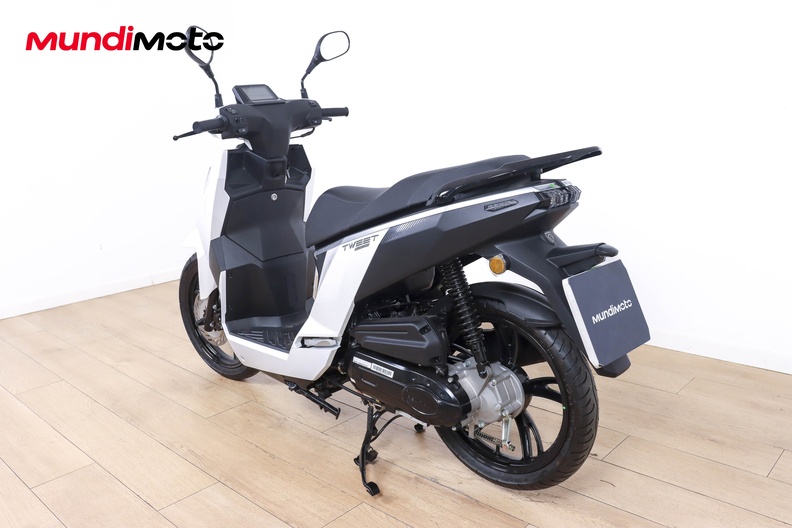 Motorbike image 6