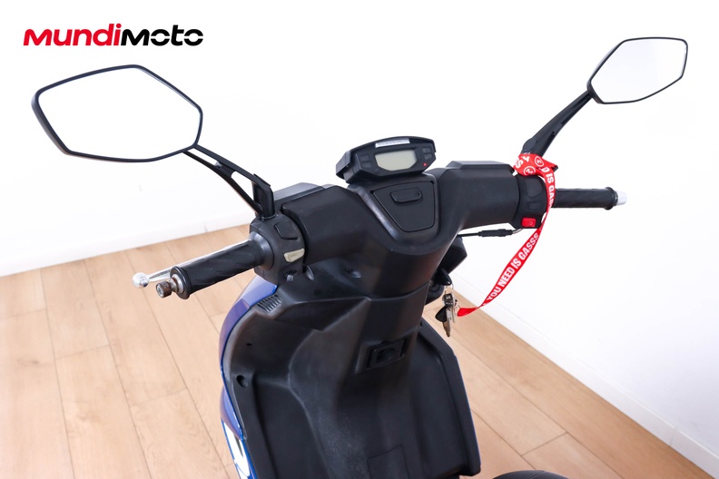 Motorbike image 10