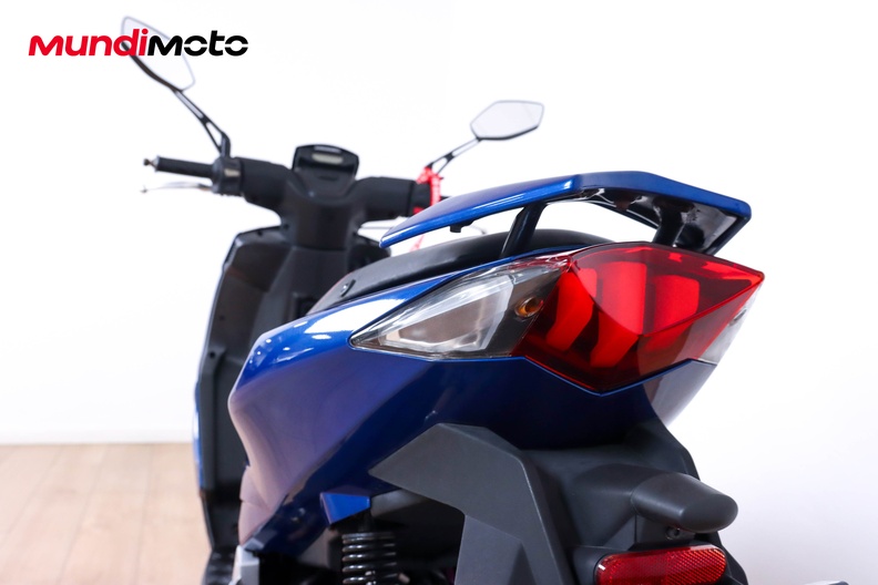 Motorbike image 9