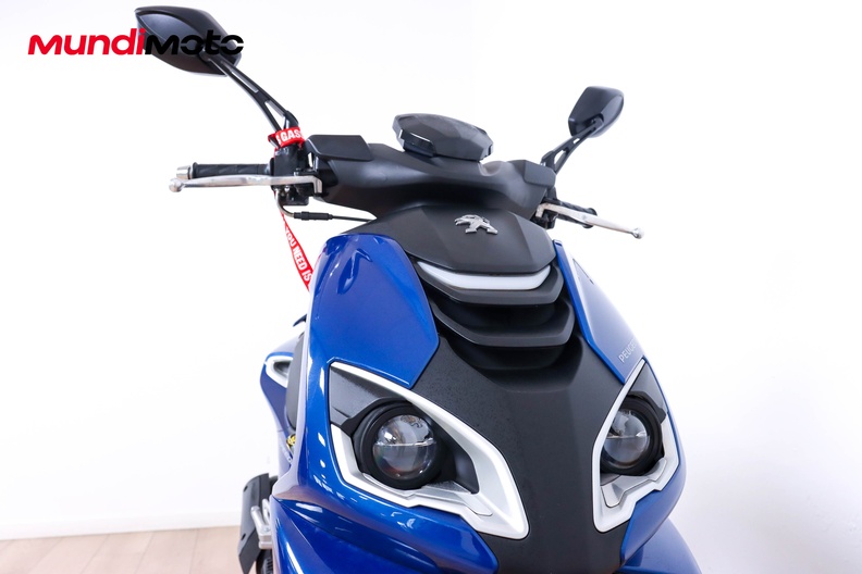 Motorbike image 4