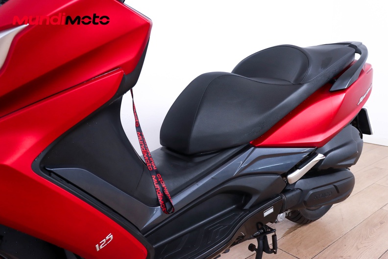 Motorbike image 8