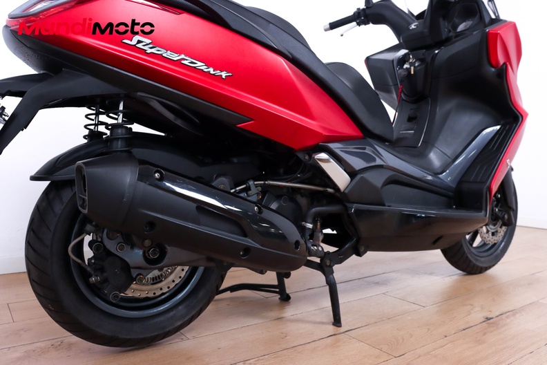 Motorbike image 3