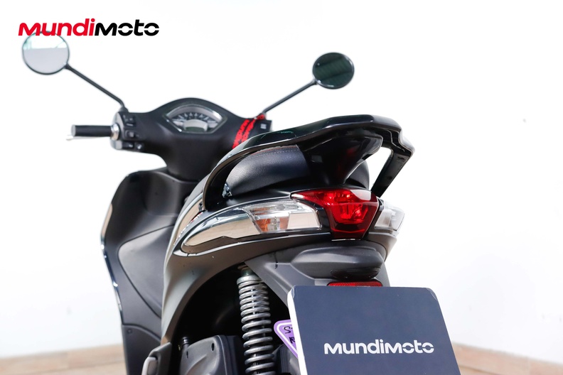 Motorbike image 9