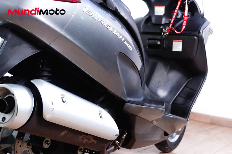 Motorbike image 3