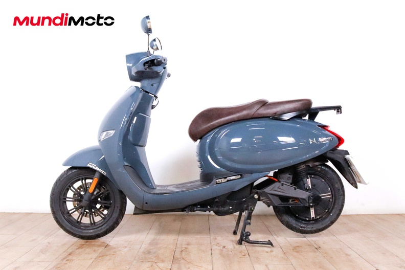 Motorbike image 5