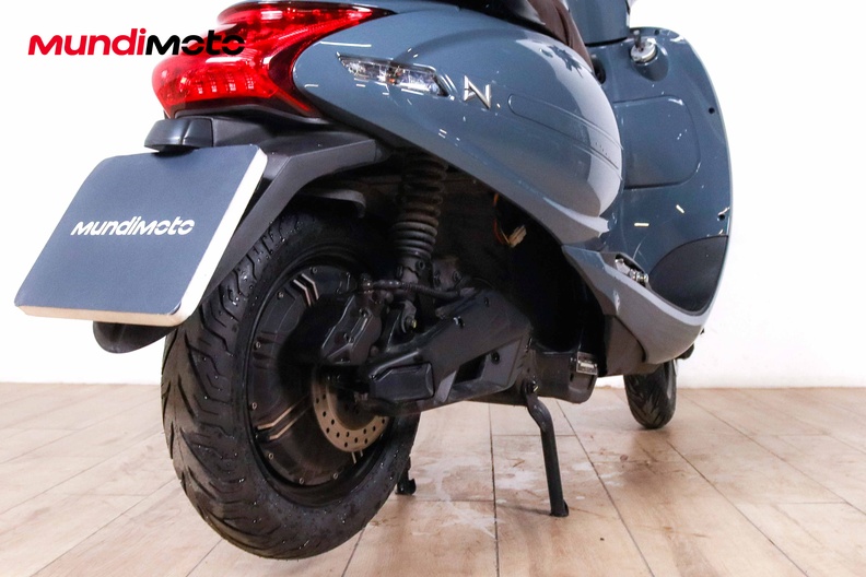 Motorbike image 3