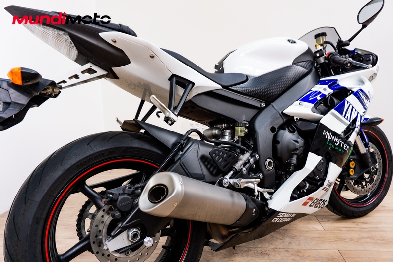 Motorbike image 3