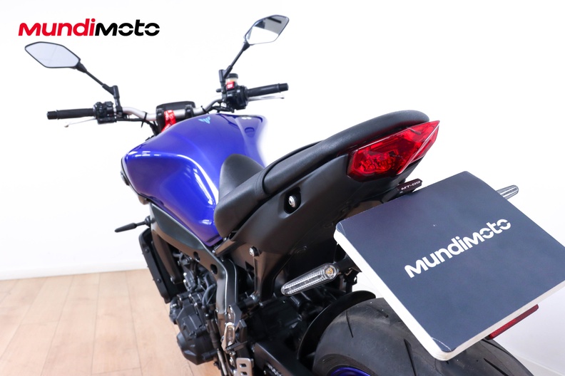 Motorbike image 9