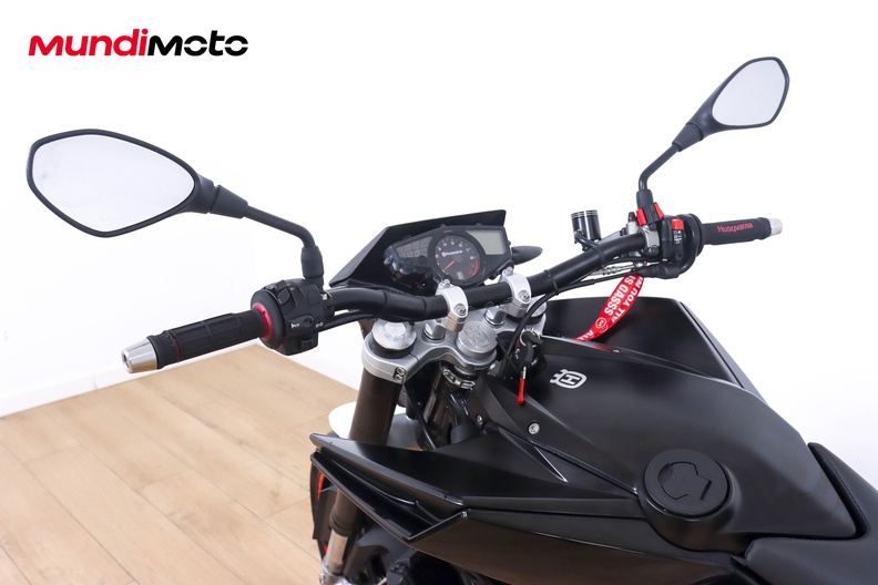 Motorbike image 10