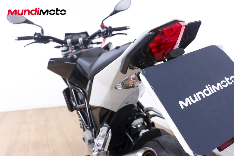 Motorbike image 9