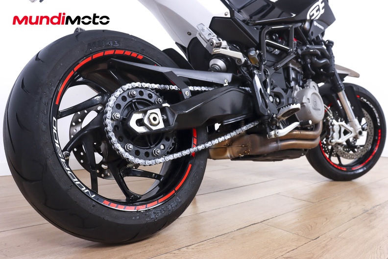Motorbike image 3