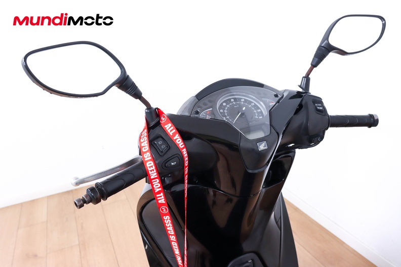 Motorbike image 10