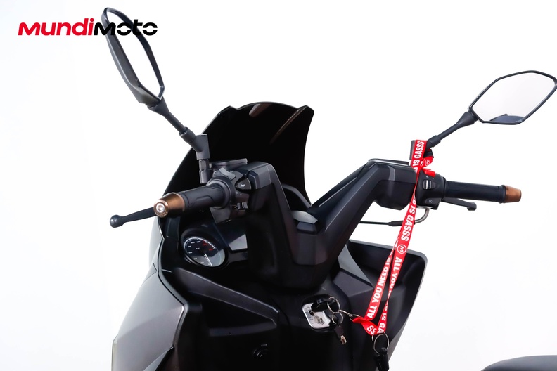 Motorbike image 10